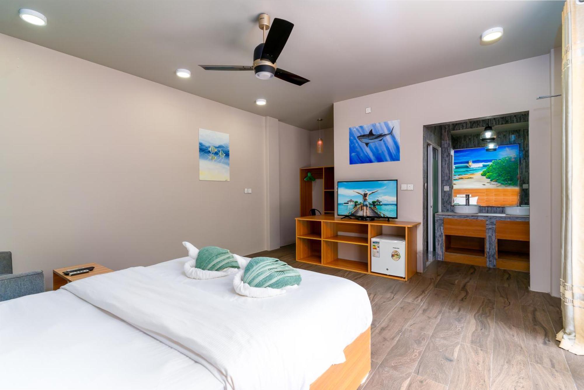 Ukulhas Villa Oceanview Hotel & Spa Exteriör bild