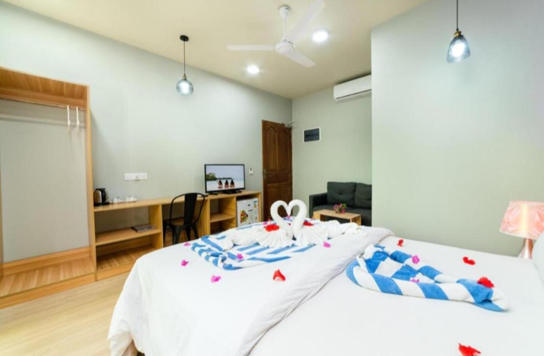Ukulhas Villa Oceanview Hotel & Spa Exteriör bild
