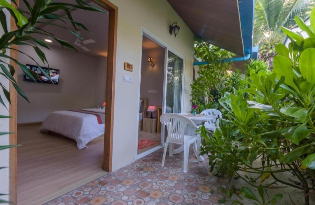 Ukulhas Villa Oceanview Hotel & Spa Exteriör bild